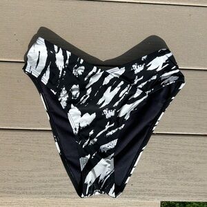 Cupshe Monochrome High-Waist Bikini Bottom